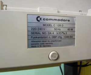 COMMODORE C-128D